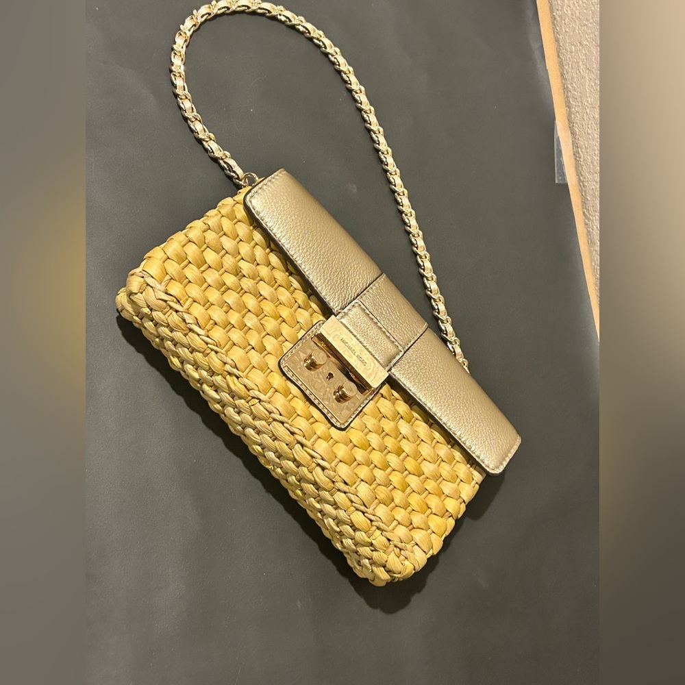 Michael Kors Gabriella Large Clutch !